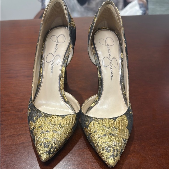 Jessica Simpson gold metallic heels - Picture 1 of 3